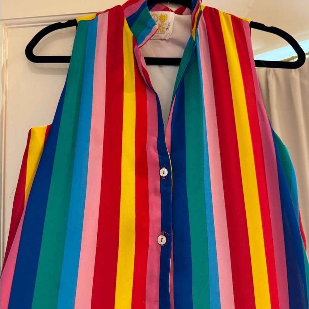 Festive and fun maxi dress which can be worn for many occasions!